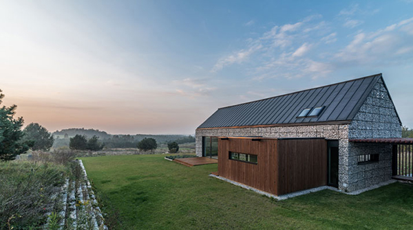 nhà thiết kế từ gỗ và đá